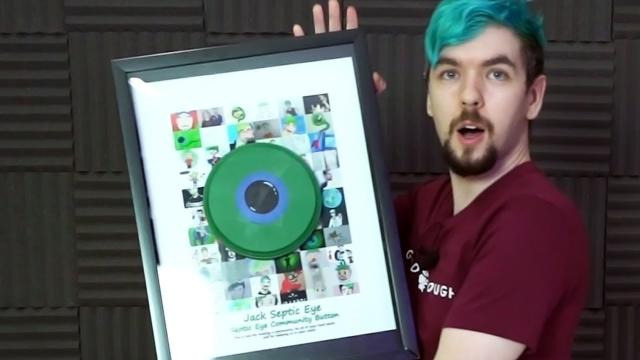 Jacksepticeye — s06e512 — OPENING YOUR GIFTS! #5