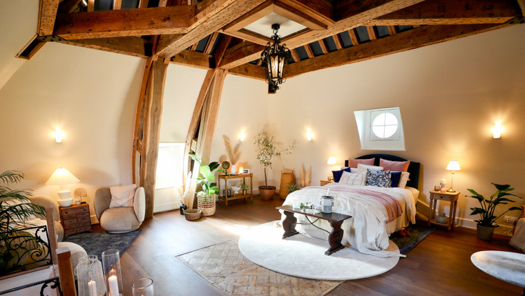 Castle Impossible — s01e01 — Sleeping Beauties: The Tower Bedroom