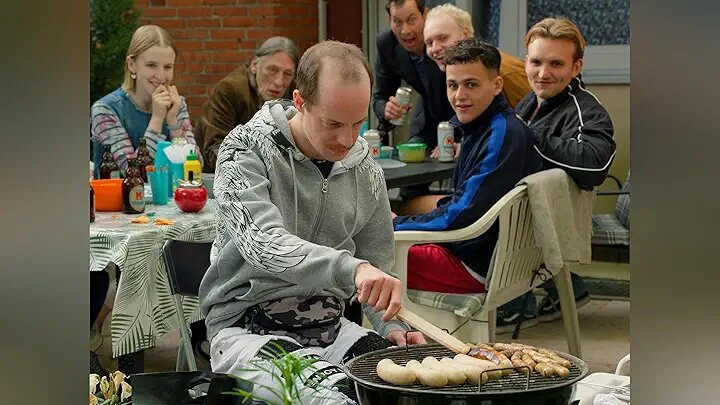 Дискаунтер — s04e09 — Hausparty