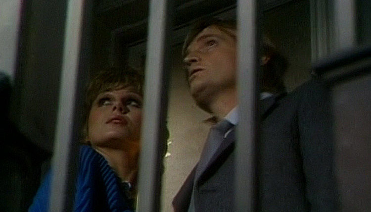 Sapphire and Steel — s04e01 — The Man Without a Face (1)