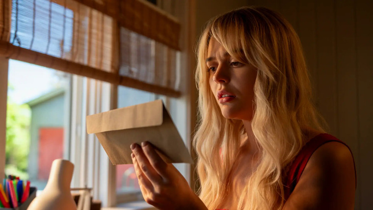 Мы были лжецами — s01e02 — Wrap Her Up in a Package of Lies