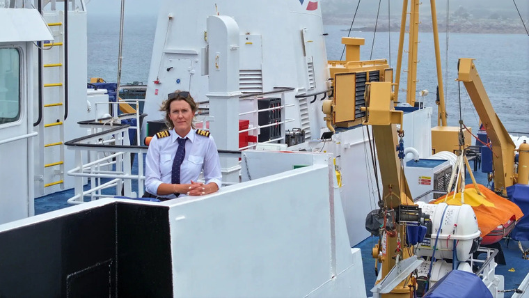 Summer in the Scilly Isles — s01e01 — Episode 1