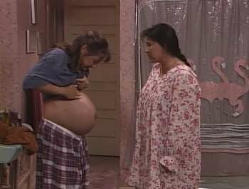 Roseanne — s07e19 — The Clip Show: All About Rosey (1)