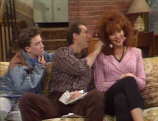Married... with Children — s04e14 — A Taxing Problem