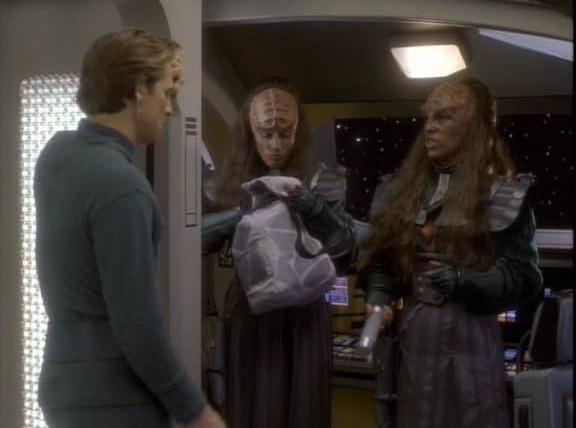 Star Trek: Deep Space Nine — s01e03 — Past Prologue