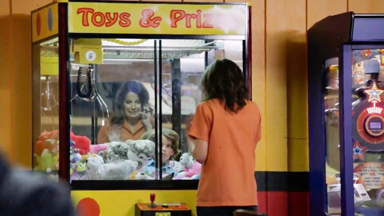 Служба спасения: Невероятные истории — s01e10 — Kid in the Vending Machine