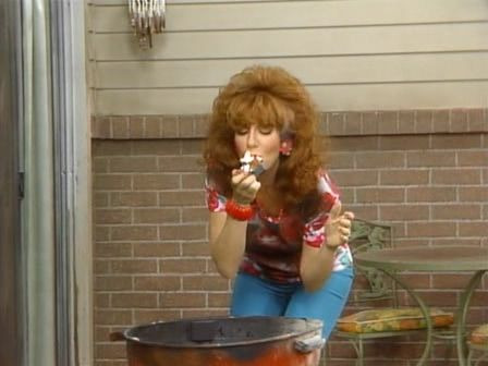 Married... with Children — s04e01 — Hot Off the Grill