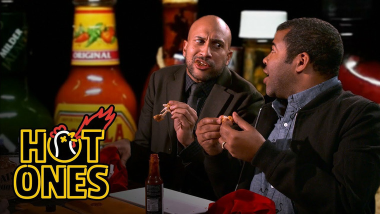 Горячие — s02e08 — Key & Peele Lose Their Minds Eating Spicy Wings