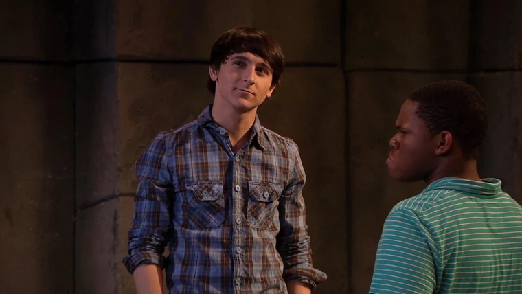 Pair of Kings — s02e13 — Pair of Clubs