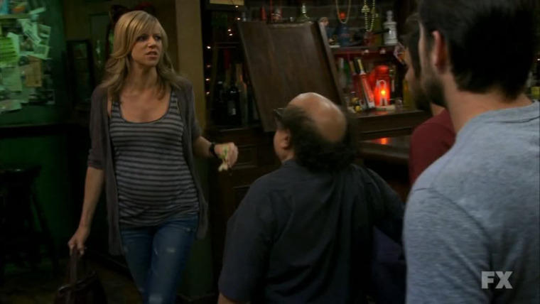 В Филадельфии всегда солнечно — s06e07 — Who Got Dee Pregnant?