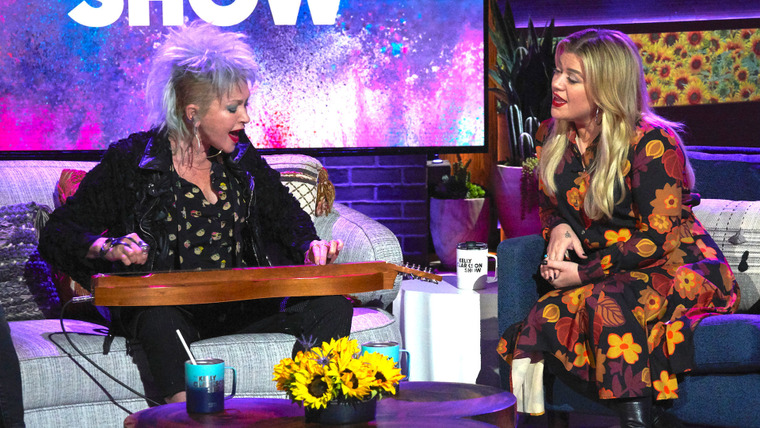 The Kelly Clarkson Show — s01e30 — Sara Gilbert, Cyndi Lauper