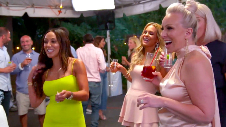 The Real Housewives of New Jersey — s11e01 — C U Next Tuesday?