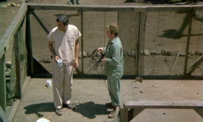 M*A*S*H — s05e01 — Bug Out