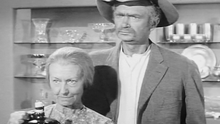 The Beverly Hillbillies — s01e04 — The Clampetts Meet Mrs. Drysdale