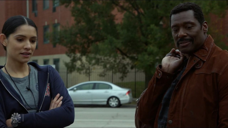 Chicago Fire — s09e02 — That Kind of Heat