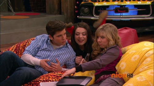 iCarly — s03e06 — iFind Lewbert's Lost Love