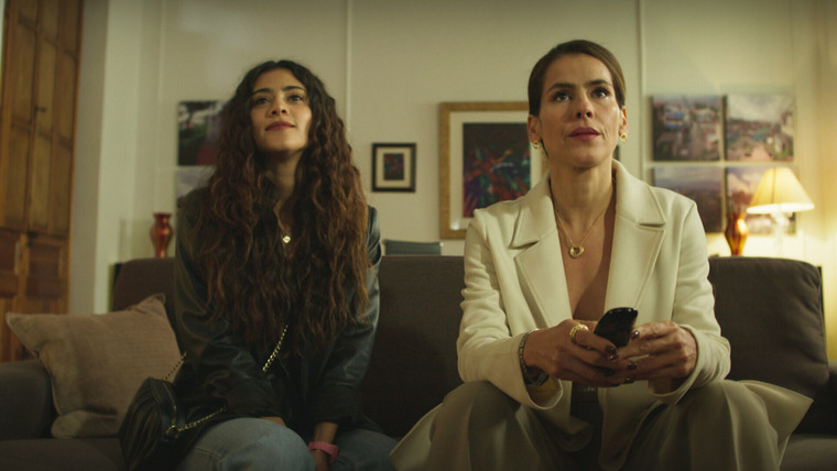 Romina Poderosa — s01e31 — Romina se siente confundida y besa a Santiago, mientras que Sergio busca reconciliarse con Virginia
