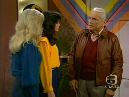 Слишком тесно — s04e14 — Goodbye, Mr. Chip