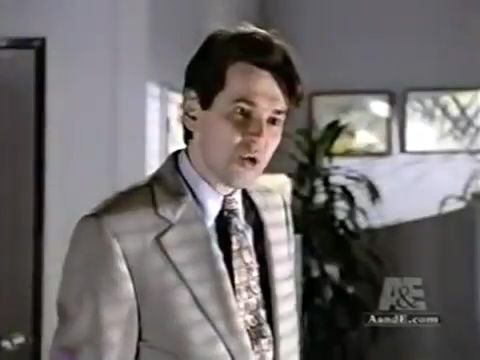 Закон Лос-Анджелеса — s08e03 — How Much Is That Bentley in the Window?