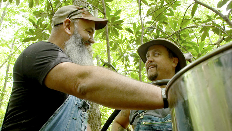 Moonshiners — s12e06 — Rock Out While the Cop's Out