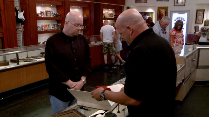 Pawn Stars — s10e42 — Oldest Trick in the Book
