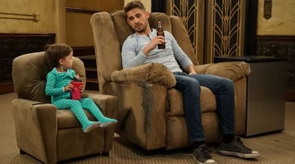 Baby Daddy — s05e17 — The Love Seat