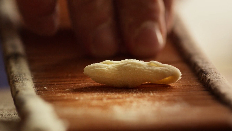 Shape of Pasta — s01e03 — Strangulet