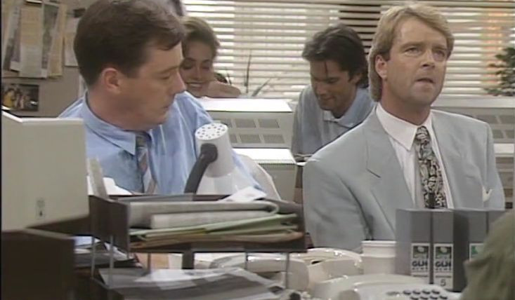 Drop the Dead Donkey — s01e03 — A Clash of Interests