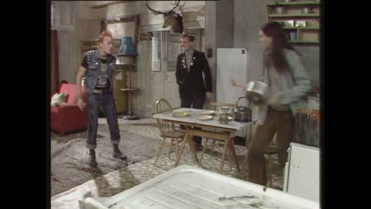 The Young Ones — s01e02 — Oil