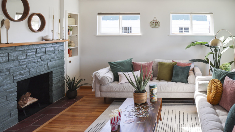 Unsellable Houses — s04e09 — Peach Freak, Grandma Chic