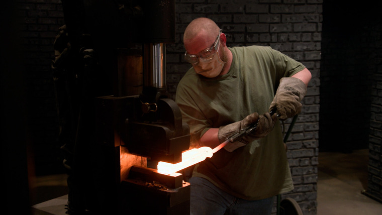 Forged in Fire — s09e23 — Supersized Elephant Swords