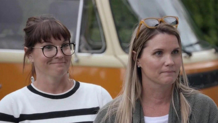 Unsellable Houses — s01e02 — Road House to Show House