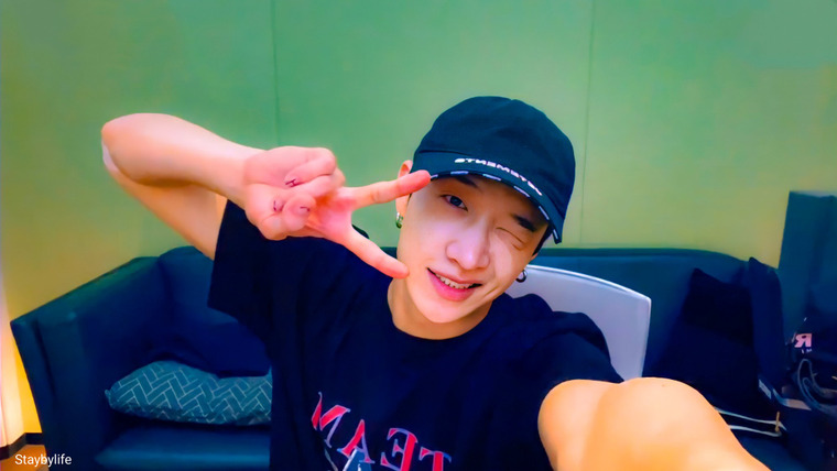 Stray Kids — s2022e127 — [Live] Chan's Room 🐺 Episode 160