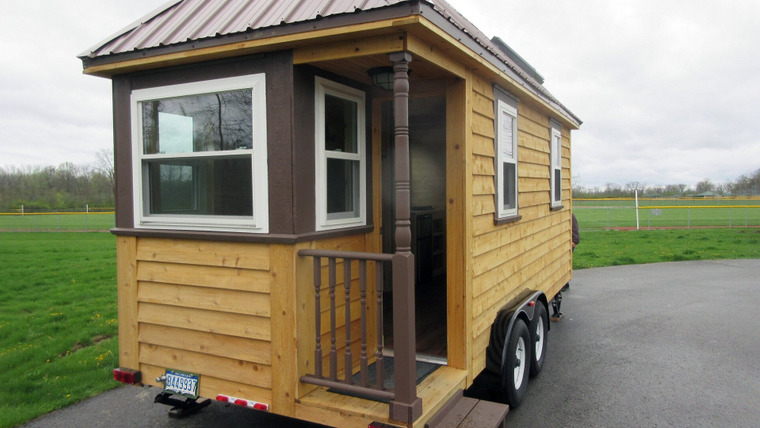 Tiny House Hunters — s02e07 — A Young, Single Guy in Ohio Seeks the Perfect Tiny House to Fit His No-Frills Lifestyle