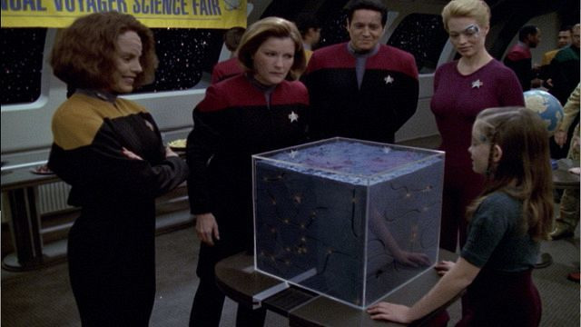 Star Trek: Voyager — s06e19 — Child's Play