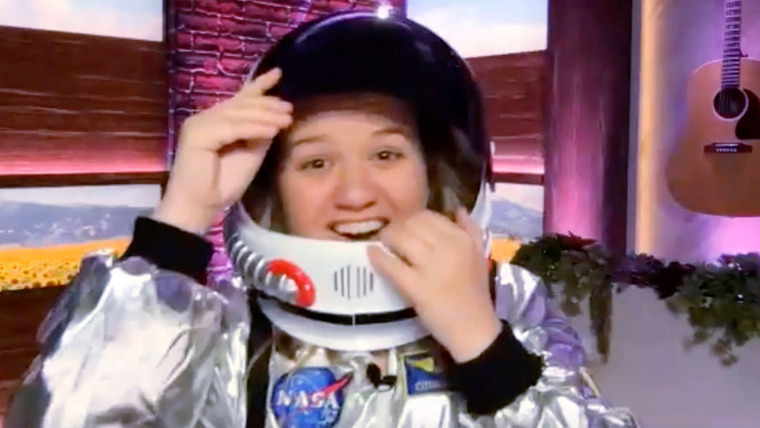 Шоу Келли Кларксон — s01e182 — The Most Unpredictable Moments: Theresa Caputo, Tim Allen, Neil deGrasse Tyson, Annie Murphy, Sho Madjozi