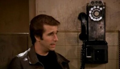 Счастливые дни — s06e11 — The Fonz Is Allergic to Girls