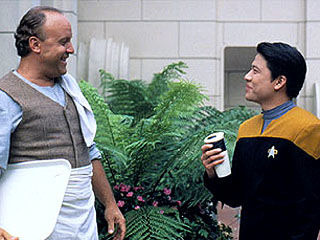 Star Trek: Voyager — s02e05 — Non Sequitur
