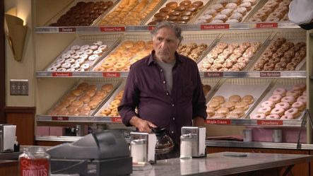Superior Donuts — s02e01 — What the Truck?