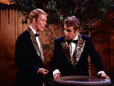 Счастливые дни — s02e19 — Fonzie Joins the Band