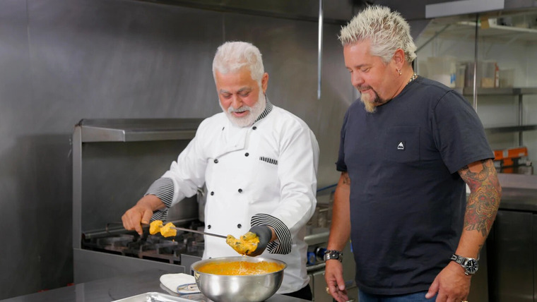 Diners, Drive-Ins and Dives — s2020e06 — Mom And Dad