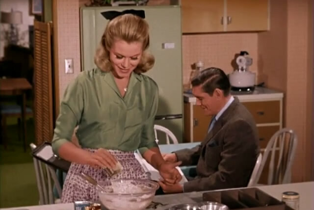 Bewitched — s01e19 — A Nice Little Dinner Party