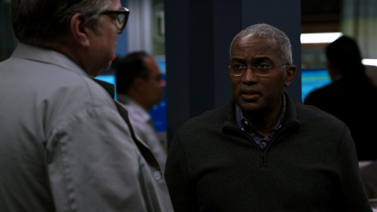 Chicago Med — s08e07 — The Clothes Make the Man... Or Do They?