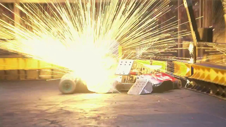 BattleBots — s03e04 — There's No Tapping Out in Battlebots!