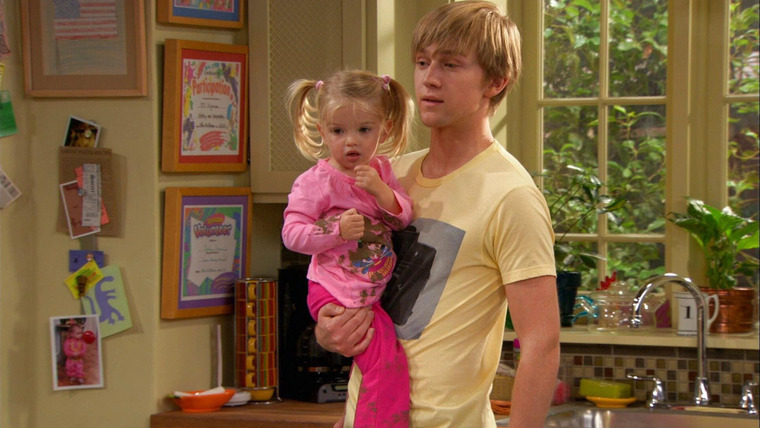 Good Luck Charlie — s02e14 — Baby's New Shoes