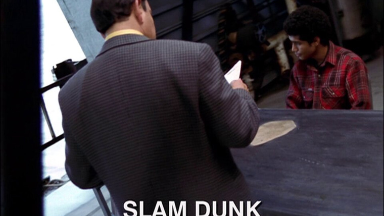 Детектив Нэш Бриджес — s06e12 — Slam Dunk