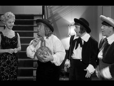 The Three Stooges — s25e01 — Quiz Whizz