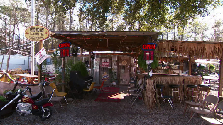 Diners, Drive-Ins and Dives — s2008e17 — All Kinds of BBQ