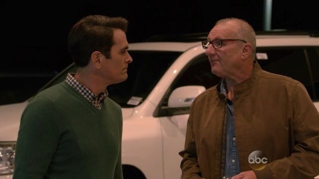 Modern Family — s06e10 — Haley's 21st Birthday