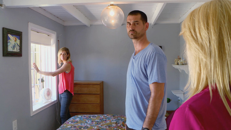 Tiny House Hunting — s03e13 — Tiny San Diego Digs for Three